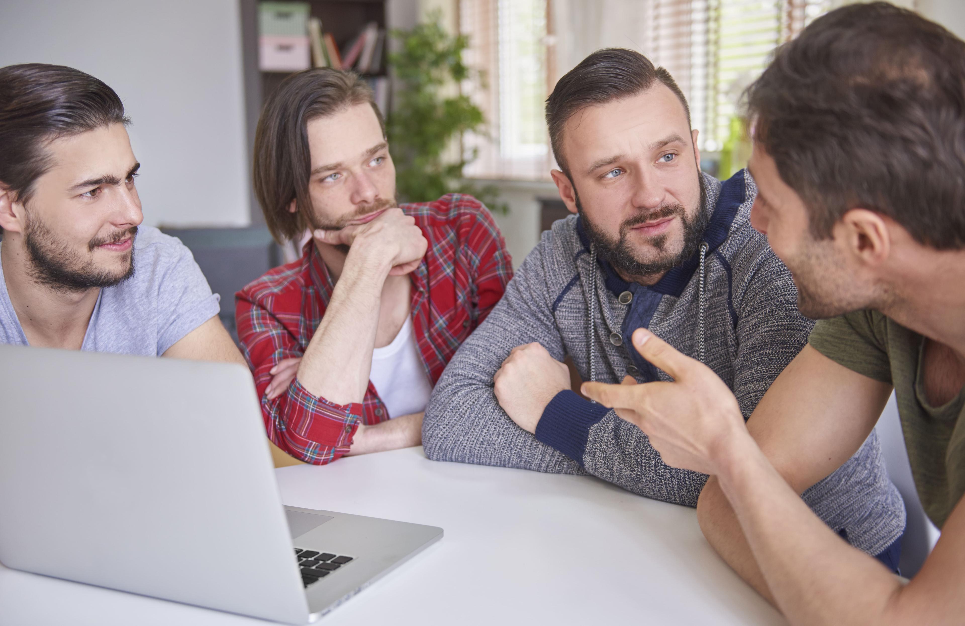 Человек с профдеформацией не может отказать себе в удовольствии поучить кого-нибудь.