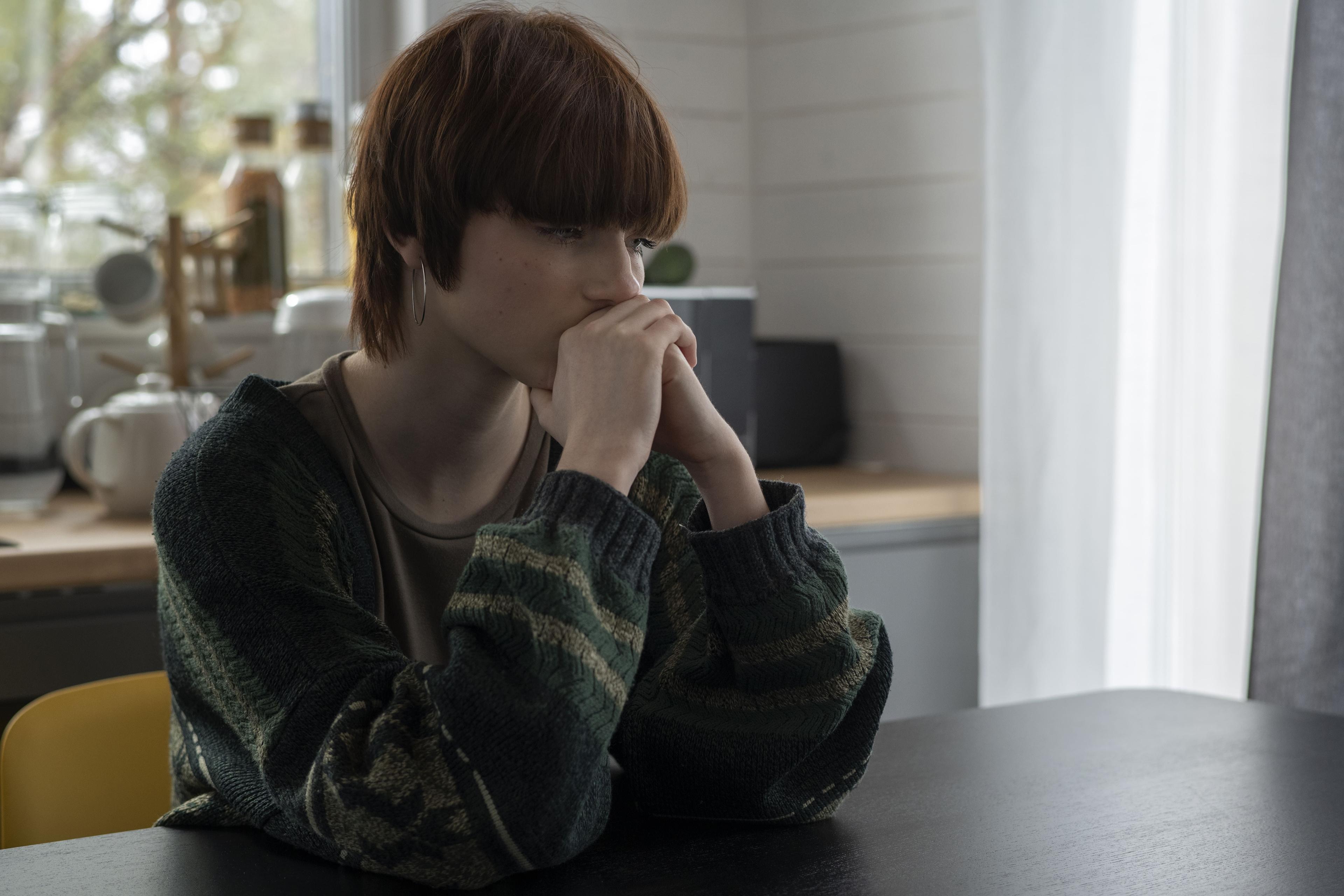 Психотерапевты отмечают, что невротические клиенты склонны к паническим атакам, нередко заедают стресс и чаще других подвержены зависимостям и созависимым отношениям